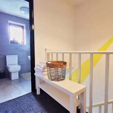 Holiday home George House-weeklystay-centrelocation-student-business-parking-sleep8