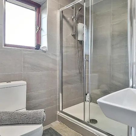 Holiday home George House-weeklystay-centrelocation-student-business-parking-sleep8 Sheffield
