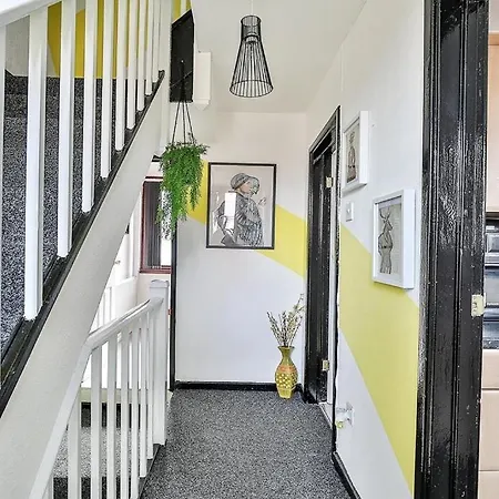 Holiday home George House-weeklystay-centrelocation-student-business-parking-sleep8 *