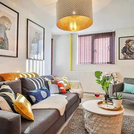 George House-weeklystay-centrelocation-student-business-parking-sleep8 Holiday home Sheffield
